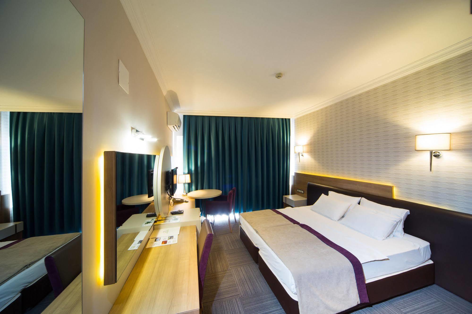 Spilos Hotel Μανίσα Εξωτερικό φωτογραφία